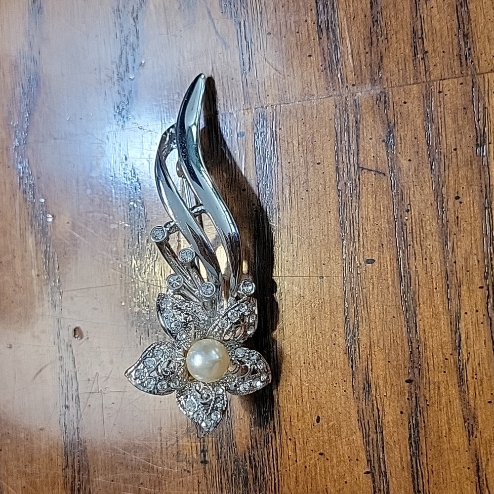 Vintage Signed Silver Brooch with faux pearl